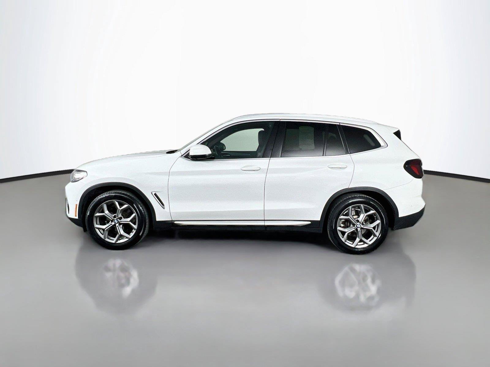 Used 2024 BMW X3 xDrive30i w/ Convenience Package AWD/4WD image 3