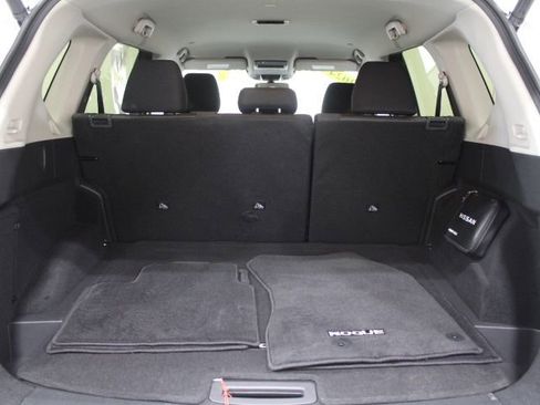 Used 2024 Nissan Rogue SV image 13