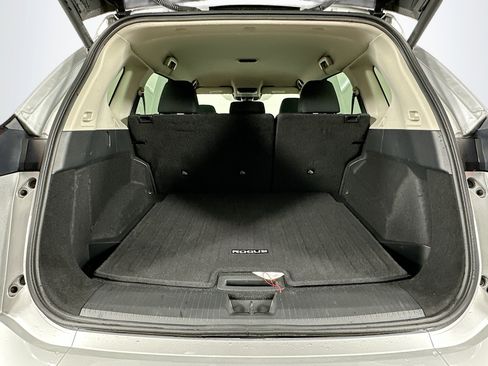Used 2025 Nissan Rogue SV image 27