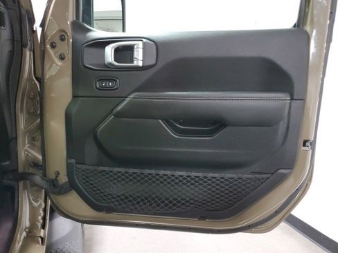 Used 2020 Jeep Gladiator Overland w/ Popular Equipment Package image 29