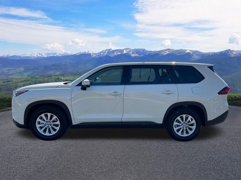 Certified 2024 Toyota Grand Highlander AWD image 2