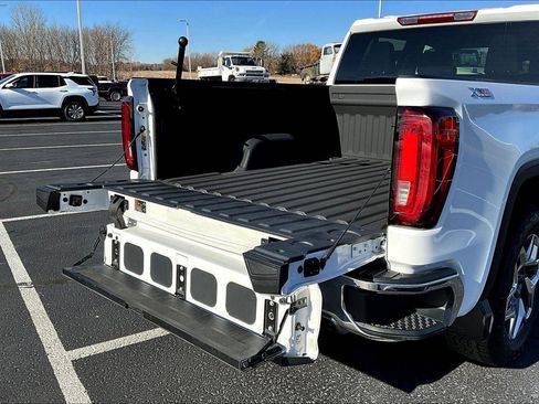 Used 2023 GMC Sierra 1500 SLT w/ SLT Premium Package image 38