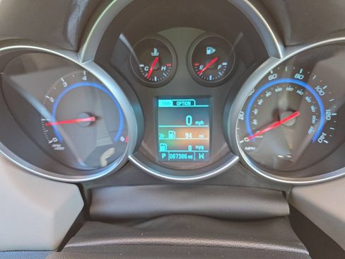 Used 2015 Chevrolet Cruze LS image 12