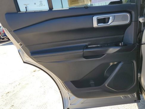 Used 2020 Ford Explorer Limited image 17