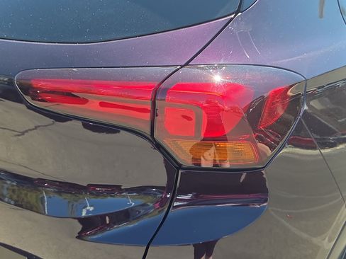 Used 2021 Buick Encore GX Select FWD image 11