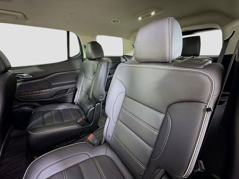 Used 2022 GMC Acadia Denali w/ Denali Technology Package image 25