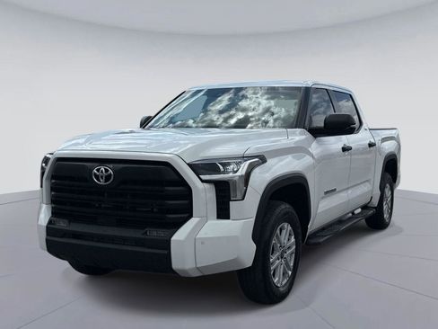 Used 2024 Toyota Tundra SR5 w/ SR5 Convenience Package AWD/4WD image 8