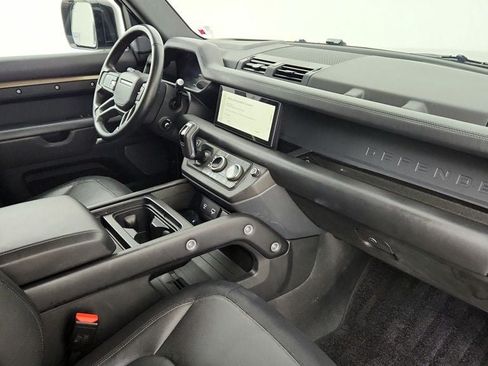 Used 2024 Land Rover Defender 110 X-Dynamic SE AWD/4WD image 25