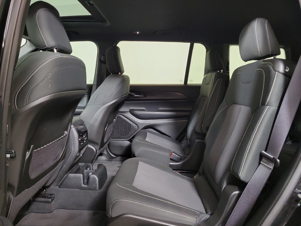 Used 2024 Jeep Grand Cherokee L Laredo RWD image 24