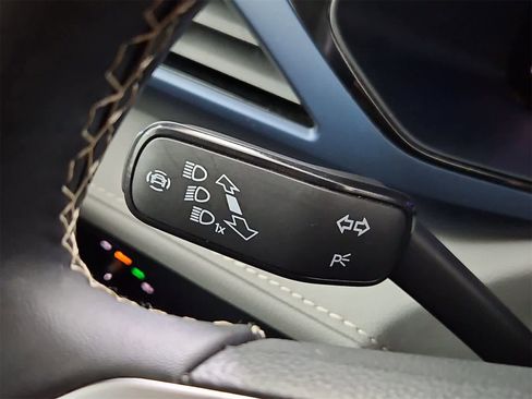 Certified 2024 Volkswagen Taos SE image 26