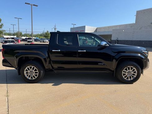 Certified 2025 Toyota Tacoma Limited AWD/4WD image 6