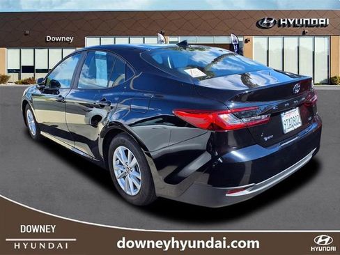 Used 2025 Toyota Camry LE image 4