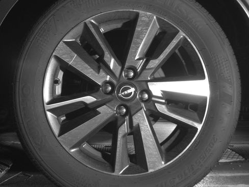 Used 2025 Nissan Versa SV FWD image 17