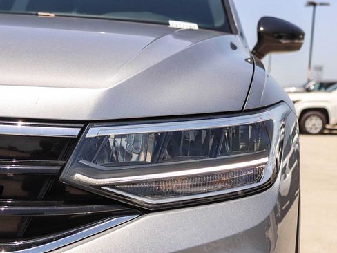 Certified 2023 Volkswagen Tiguan SE R-Line FWD image 7