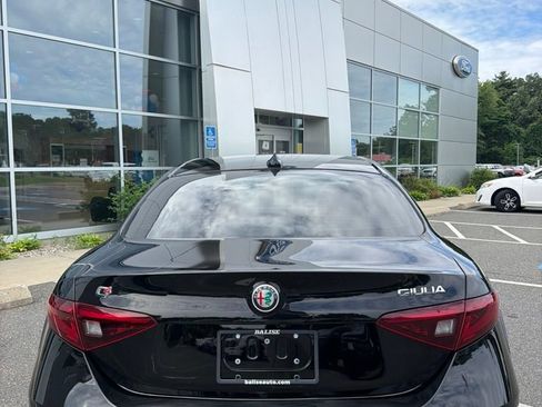 Used 2019 Alfa Romeo Giulia Ti Sport w/ Quick Order Package 22S Sport AWD/4WD image 6