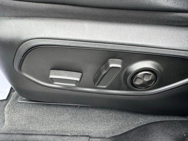 Used 2023 Jeep Grand Cherokee Altitude AWD/4WD image 19