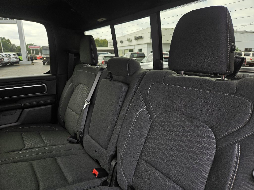 Used 2026 RAM 1500 4x4 Crew Cab image 36