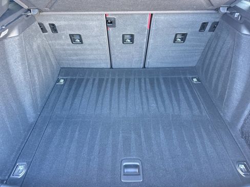 Used 2025 Porsche Macan image 15