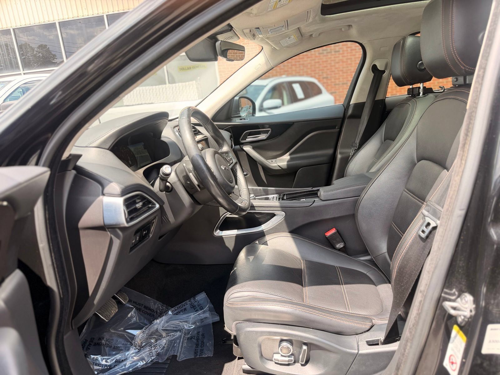 Used 2019 Jaguar F-PACE Prestige AWD/4WD image 12