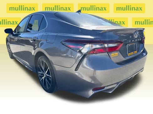 Used 2024 Toyota Camry SE image 9