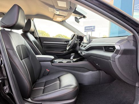 Used 2024 Nissan Altima 2.5 SR FWD image 23