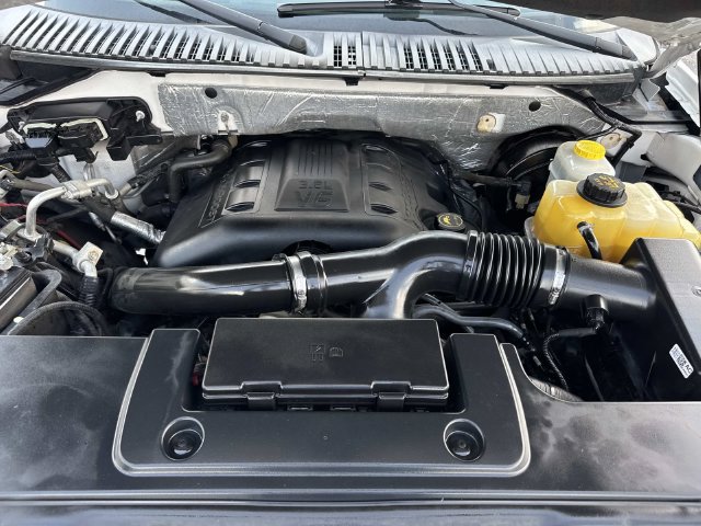 Used 2016 Ford Expedition Platinum RWD image 10
