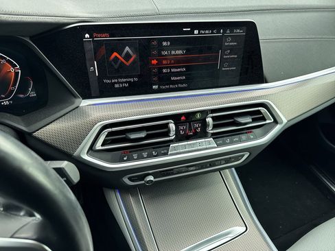 Used 2023 BMW X5 xDrive40i w/ M Sport Package image 11