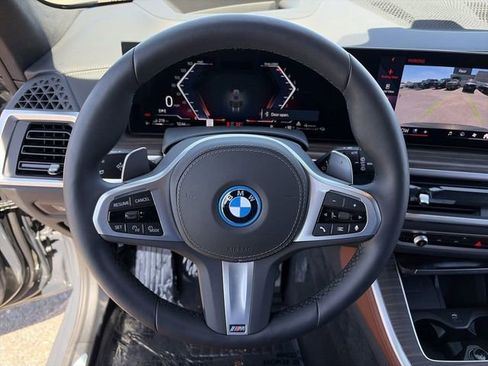 Used 2026 BMW X5 xDrive50e w/ M Sport Package image 24