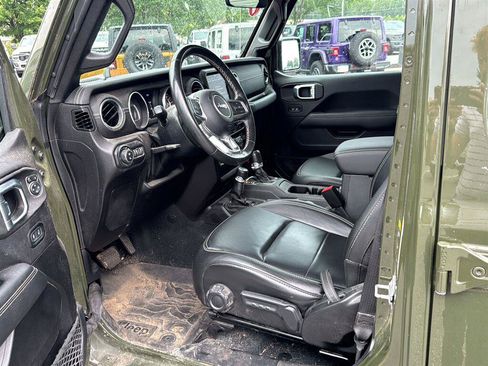 Used 2022 Jeep Gladiator Overland w/ Popular Equipment Package AWD/4WD image 5