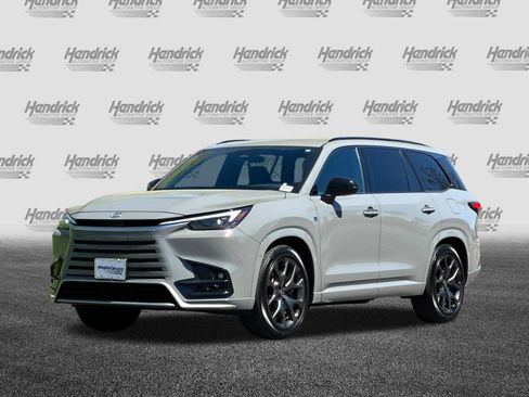 Used 2025 Lexus TX 500h AWD w/ Technology Package image 9