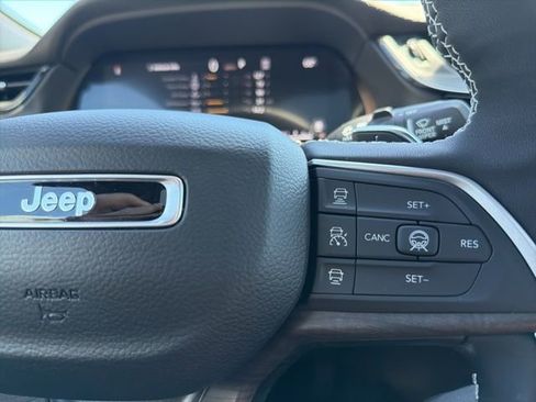 New 2026 Jeep Grand Cherokee Altitude AWD/4WD image 23
