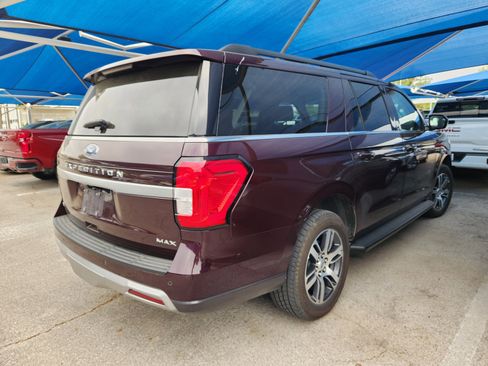 Used 2024 Ford Expedition Max XLT image 4