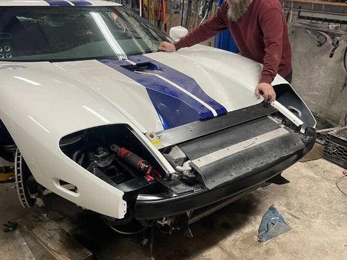 Used 2005 Ford GT RWD image 6