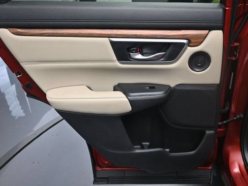 Used 2018 Honda CR-V Touring image 23