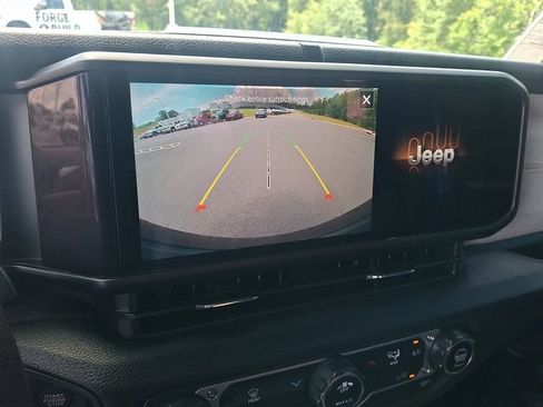Used 2024 Jeep Wrangler Sport AWD/4WD image 18
