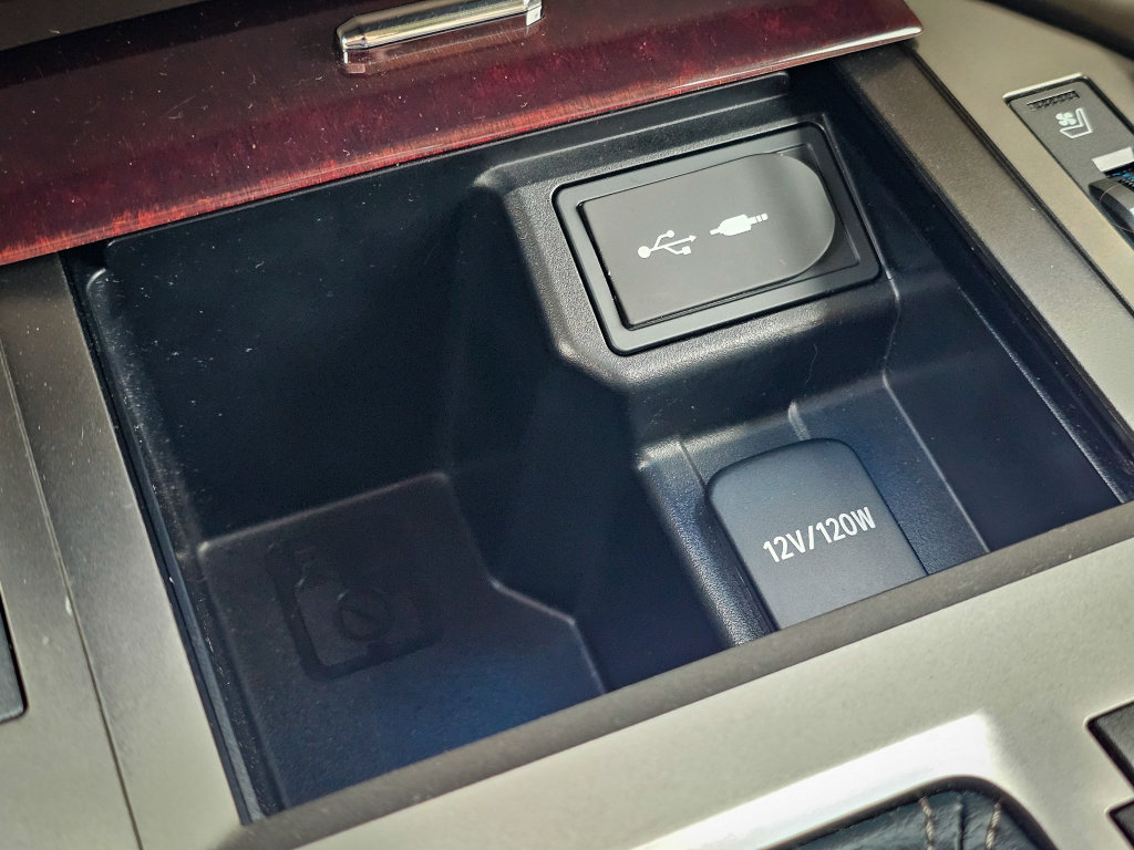 Used 2014 Lexus GX 460 w/ Premium Package AWD/4WD image 33