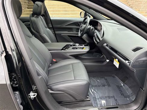 Used 2025 Cadillac Lyriq Luxury w/ LPO, Floor Liner Package image 11
