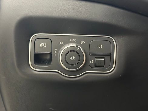 Used 2023 Aston Martin DB11 Volante image 15