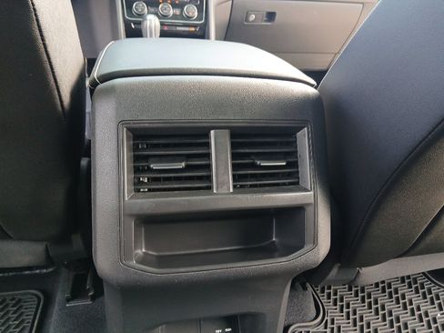 Used 2023 Volkswagen Atlas Cross Sport SE w/ Panoramic Sunroof Package FWD image 20