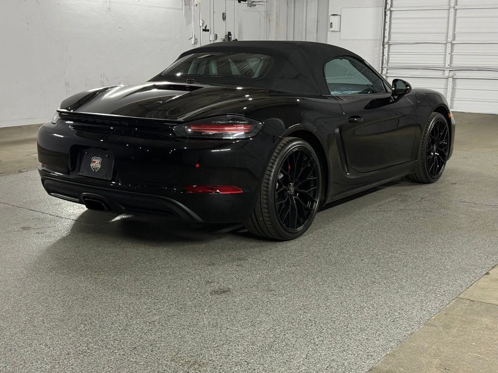 Used 2018 Porsche 718 Boxster RWD image 44