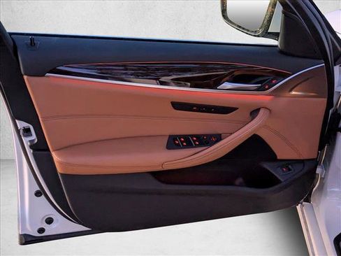 Used 2019 BMW 540i w/ Convenience Package image 14