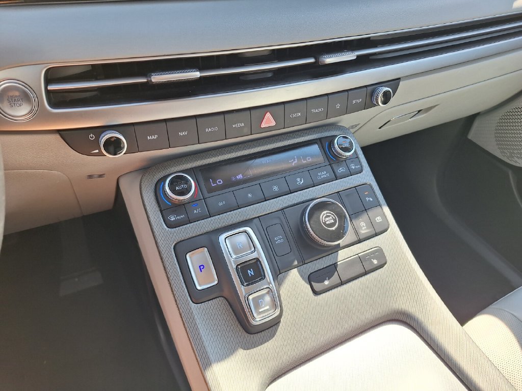 Used 2025 Hyundai Palisade SEL FWD image 16