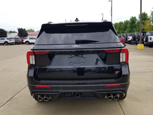 Certified 2025 Ford Explorer ST AWD/4WD image 3