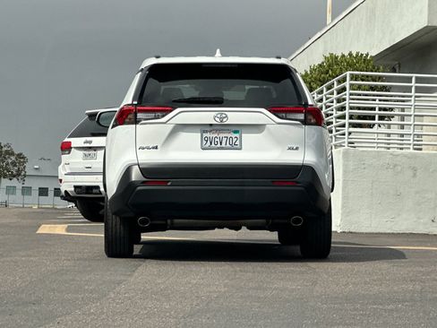 Used 2025 Toyota RAV4 XLE FWD image 4