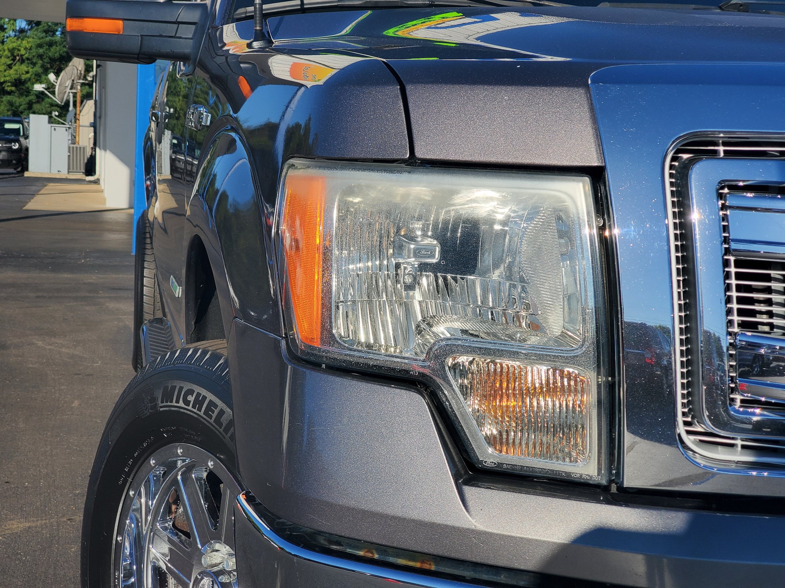 Used 2014 Ford F150 XLT w/ XLT Chrome Package AWD/4WD image 6