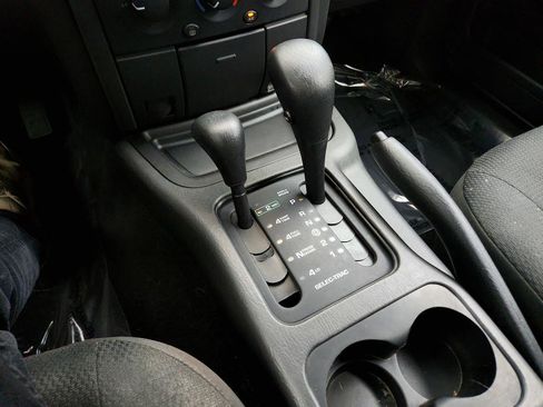 Used 2002 Jeep Grand Cherokee Sport image 17