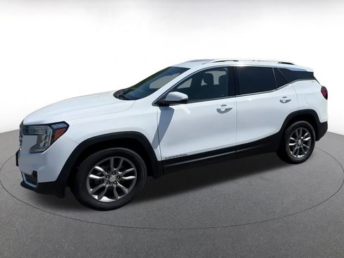 Used 2024 GMC Terrain SLT image 8
