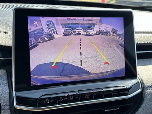 Used 2023 Jeep Compass Sport image 21