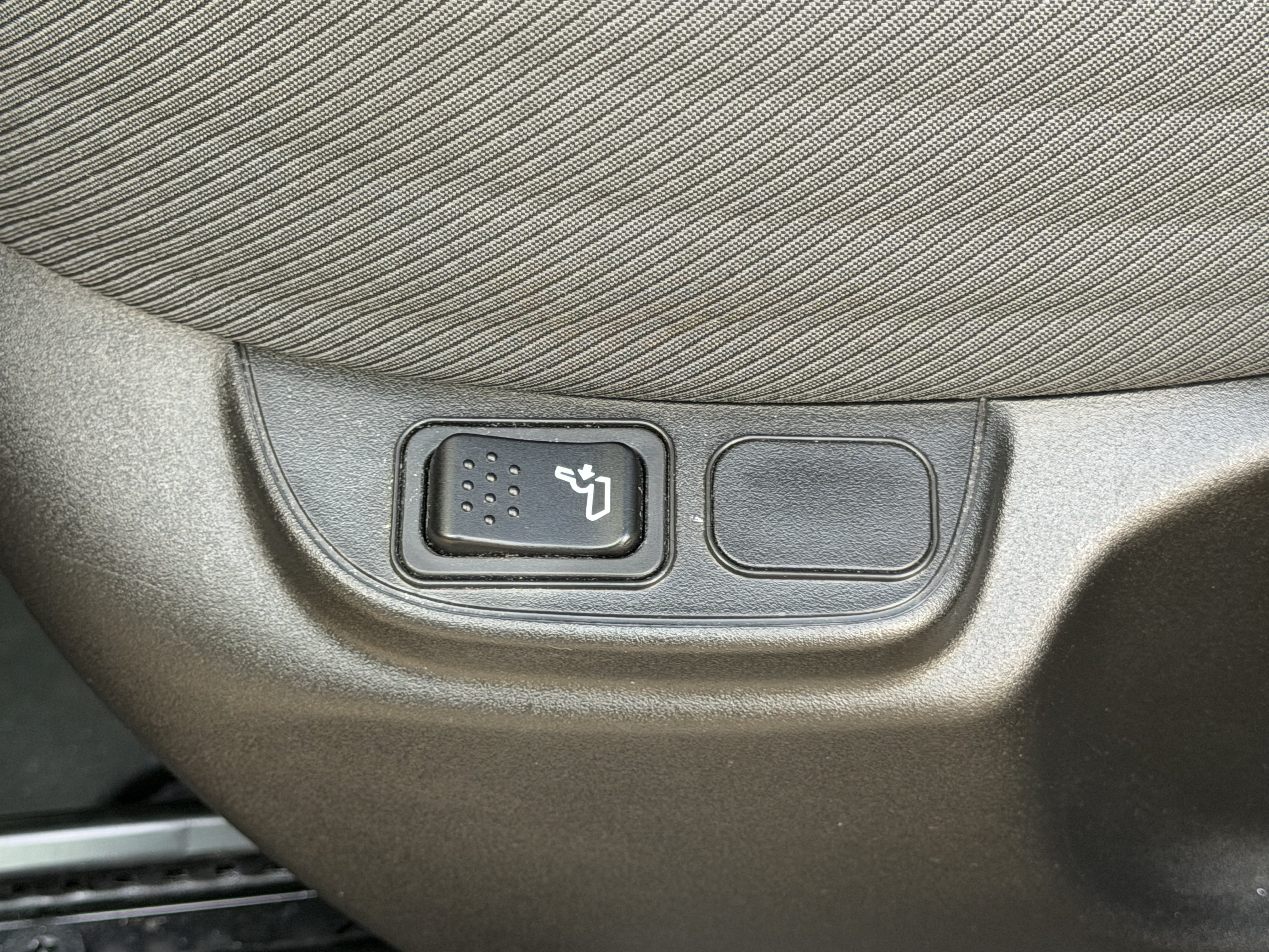 Used 2020 FIAT 500L Pop w/ Premium Group FWD image 23