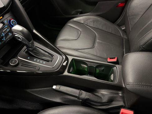 Used 2016 Ford Focus Titanium w/ Exterior Protection Package image 28
